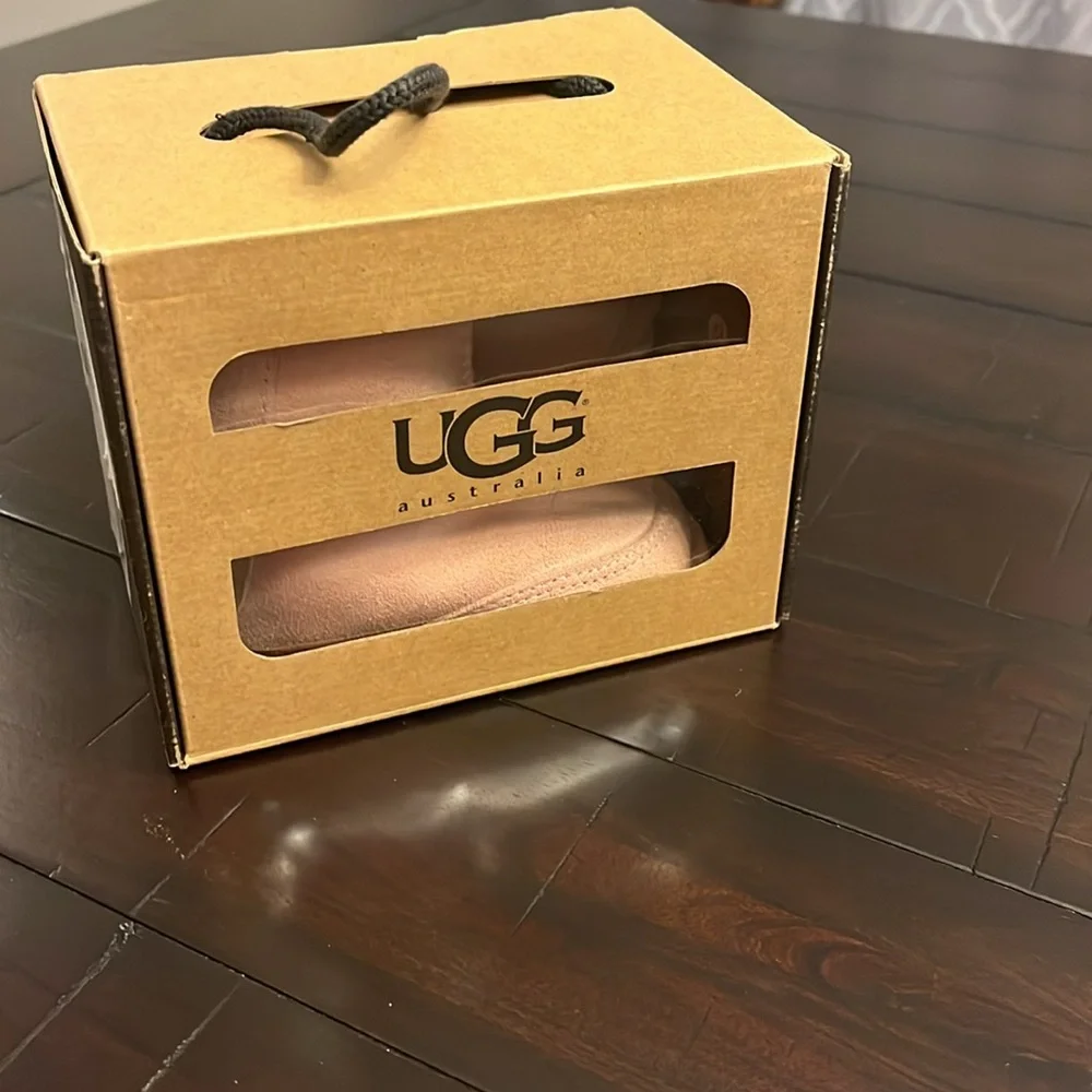Ugg Australia I Boo infant baby booties boots Size Small 2/3 new 6-12 Months